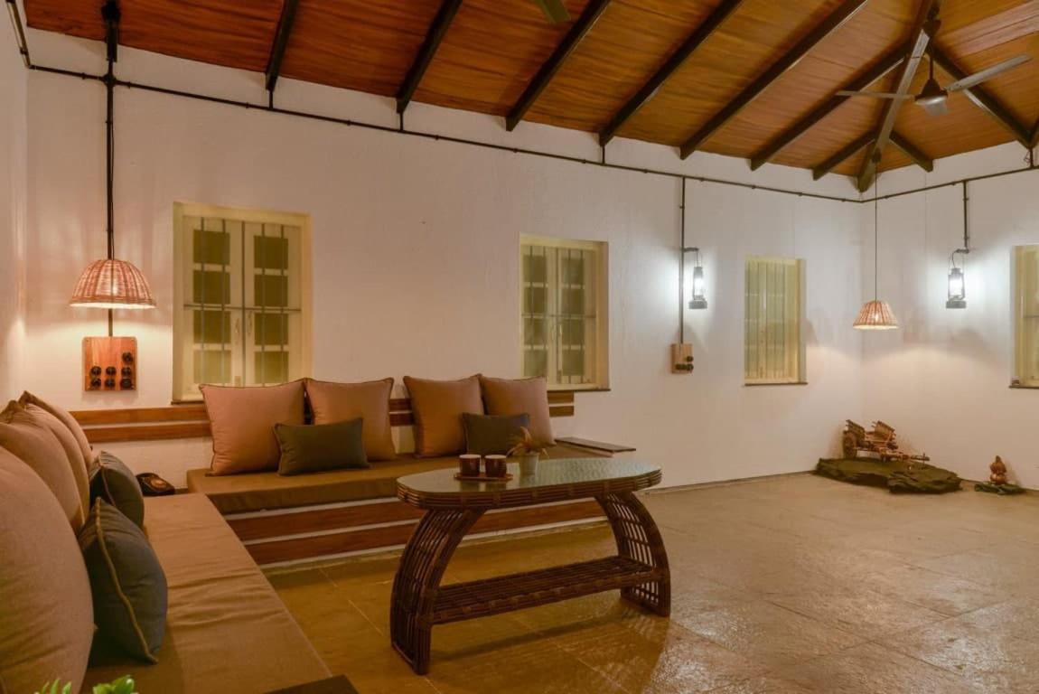 The Earth Farm Villa Nashik Buitenkant foto